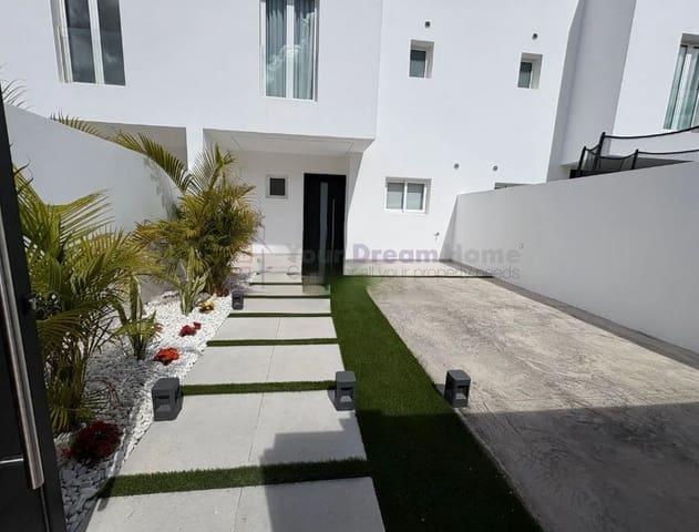 3 Zimmer Doppelhaus zu verkaufen in Corralejo, La Oliva mit Pool Garage - 430.000 € (Ref: 9630111)