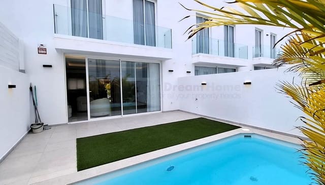 3 camera da letto Villetta Bifamiliare in vendita in Corralejo, La Oliva con piscina garage - 430.000 € (Rif: 9630111)