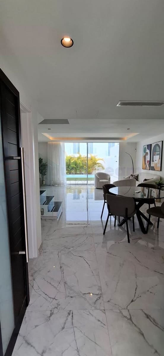 3 bedroom Semi-detached Villa for sale in Corralejo with pool garage - € 430,000 (Ref: 9630111)