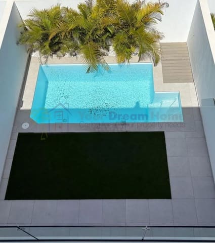 Pareado de 3 habitaciones en Corralejo, La Oliva en venta con piscina garaje - 430.000 € (Ref: 9630111)