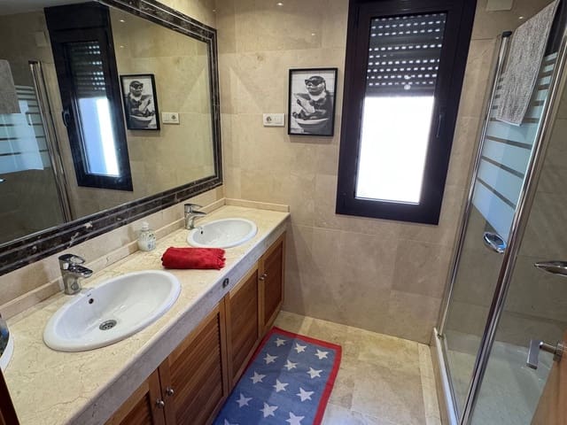 4 Zimmer Haus zu verkaufen in Centro, Estepona - 665.000 € (Ref: 9634308)