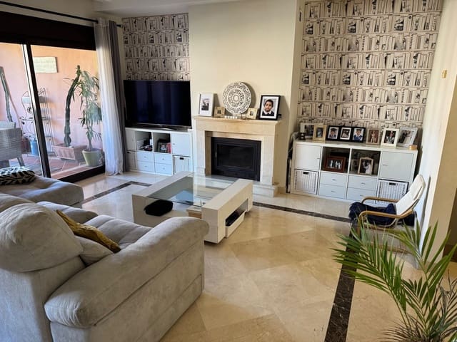 4 Zimmer Haus zu verkaufen in Centro, Estepona - 665.000 € (Ref: 9634308)