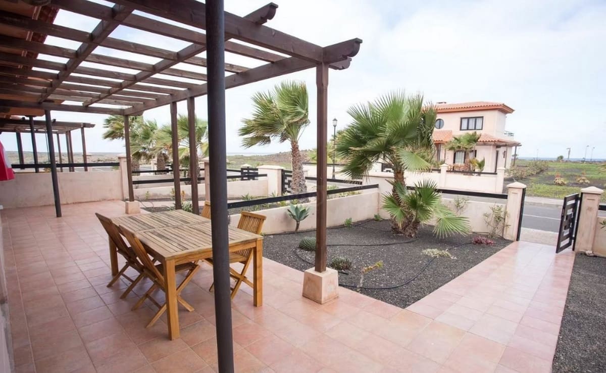 Apartamento de 1 habitación en Lajares en venta con piscina - 169.000 € (Ref: 9637319)