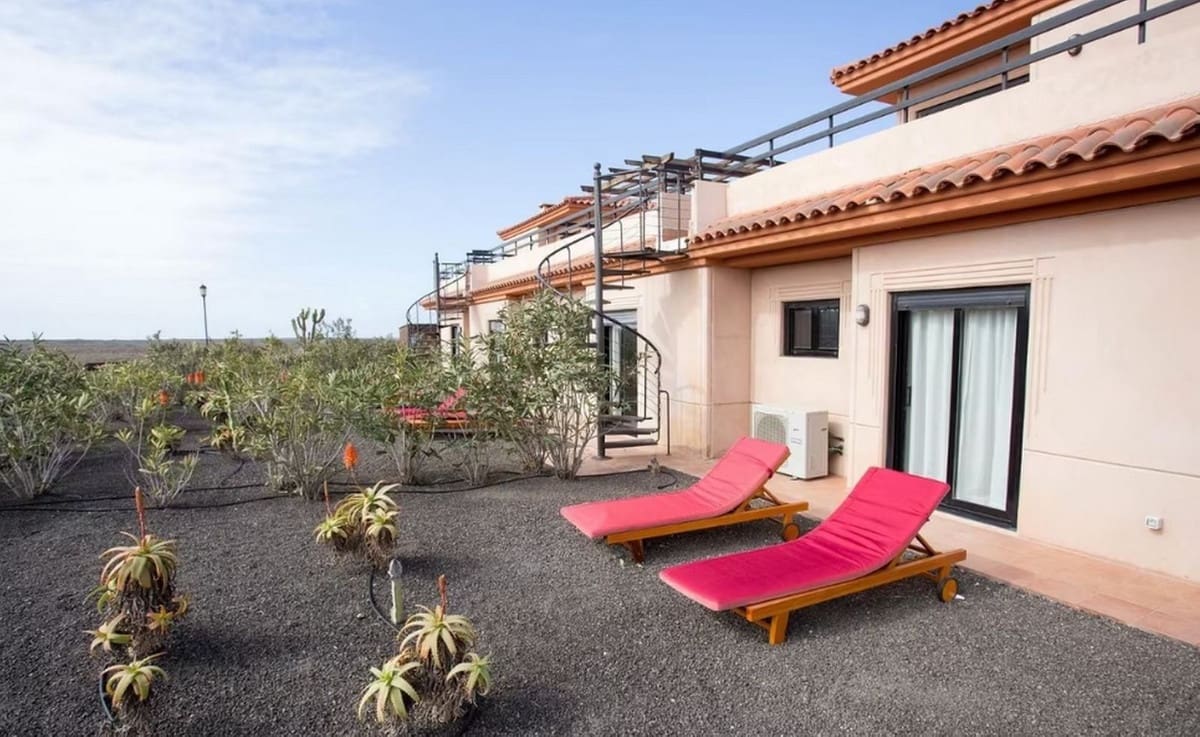 1 soveværelse Strandlejlighed til salg i Lajares med swimmingpool - € 169.000 (Ref: 9637319)