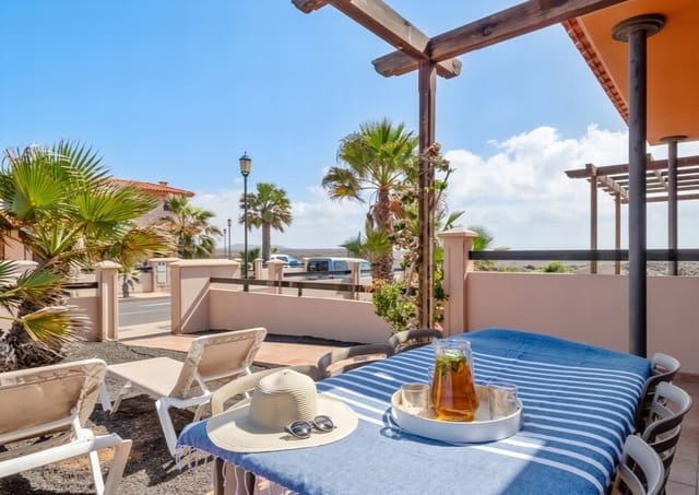 1 soveværelse Strandlejlighed til salg i Lajares, La Oliva med swimmingpool - € 169.000 (Ref: 9637319)