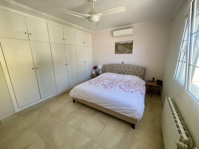 Chalet de 5 habitaciones en San Fulgencio en venta con piscina - 540.000 € (Ref: 9637322)