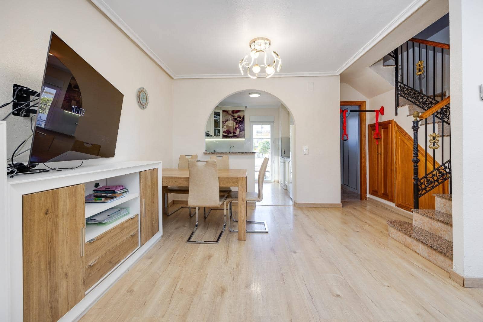 3 bedroom Townhouse for sale in Torrevieja with pool - € 249,900 (Ref: 9637323)