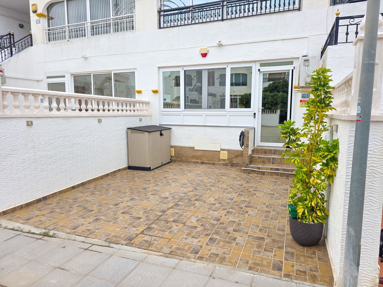 2 slaapkamer Appartement te koop in Entre Naranjos met zwembad garage - € 135.000 (Ref: 9637326)