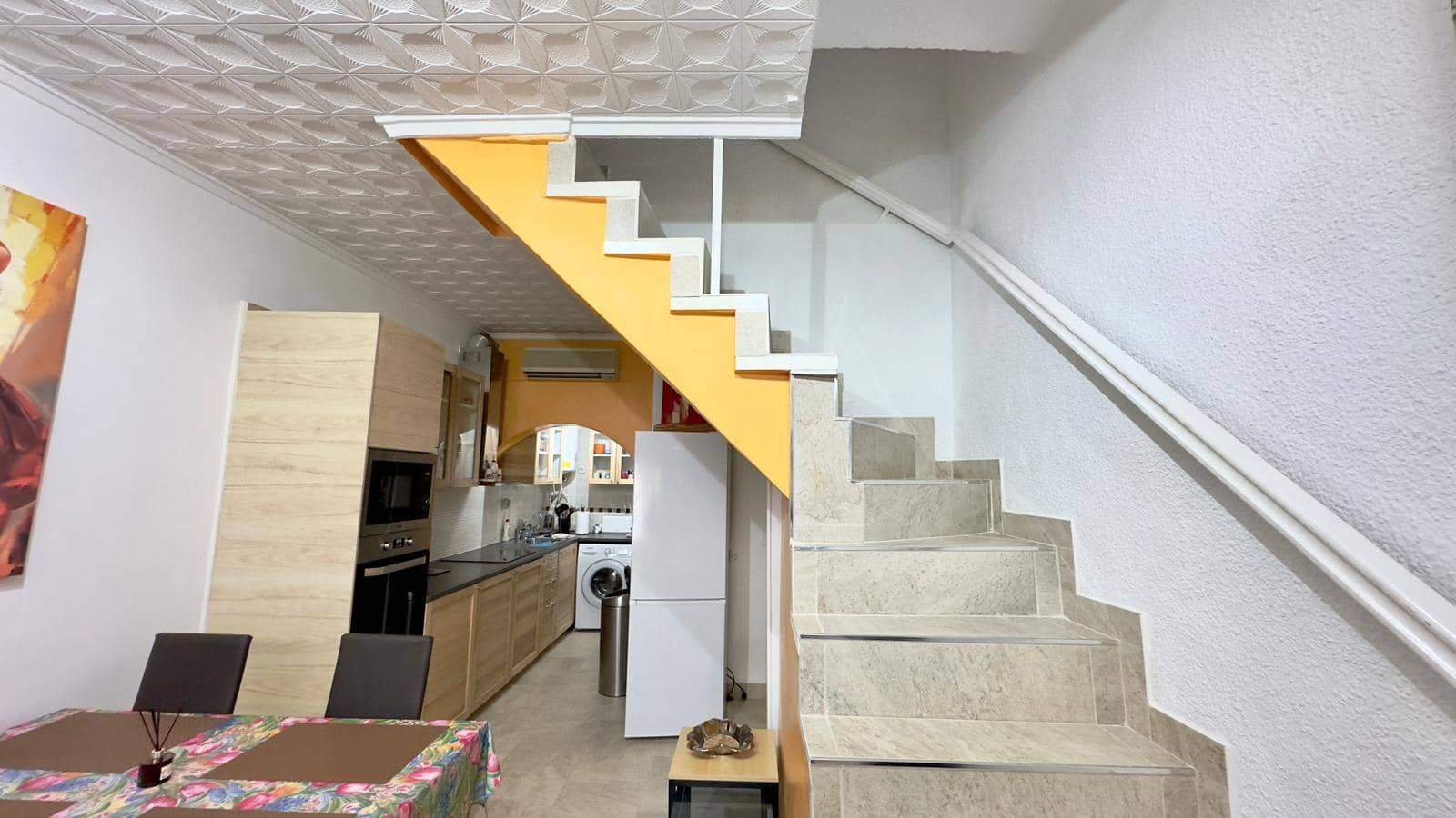 2 makuuhuone Omakotitalo myytävänä paikassa Torrevieja mukana uima-altaan - 134 900 € (Ref: 9637332)