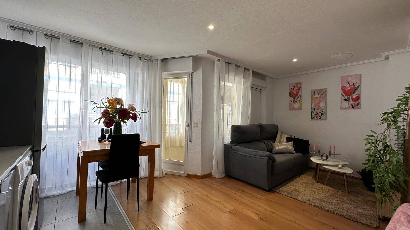 2 soverom Leilighet til salgs i Torrevieja - € 144 900 (Ref: 9637336)