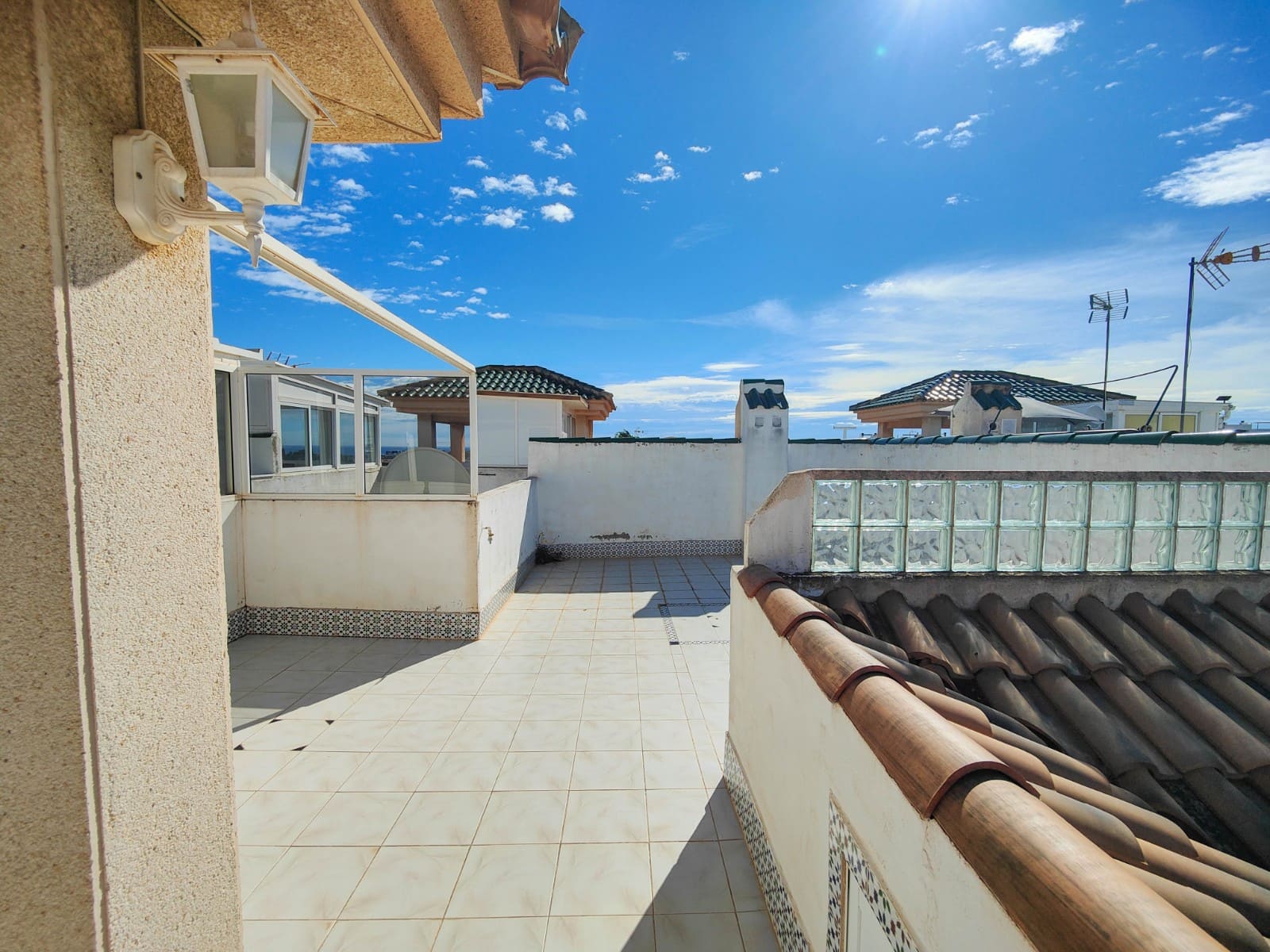 Ático de 1 habitación en Torrevieja en venta con piscina - 139.000 € (Ref: 9637349)