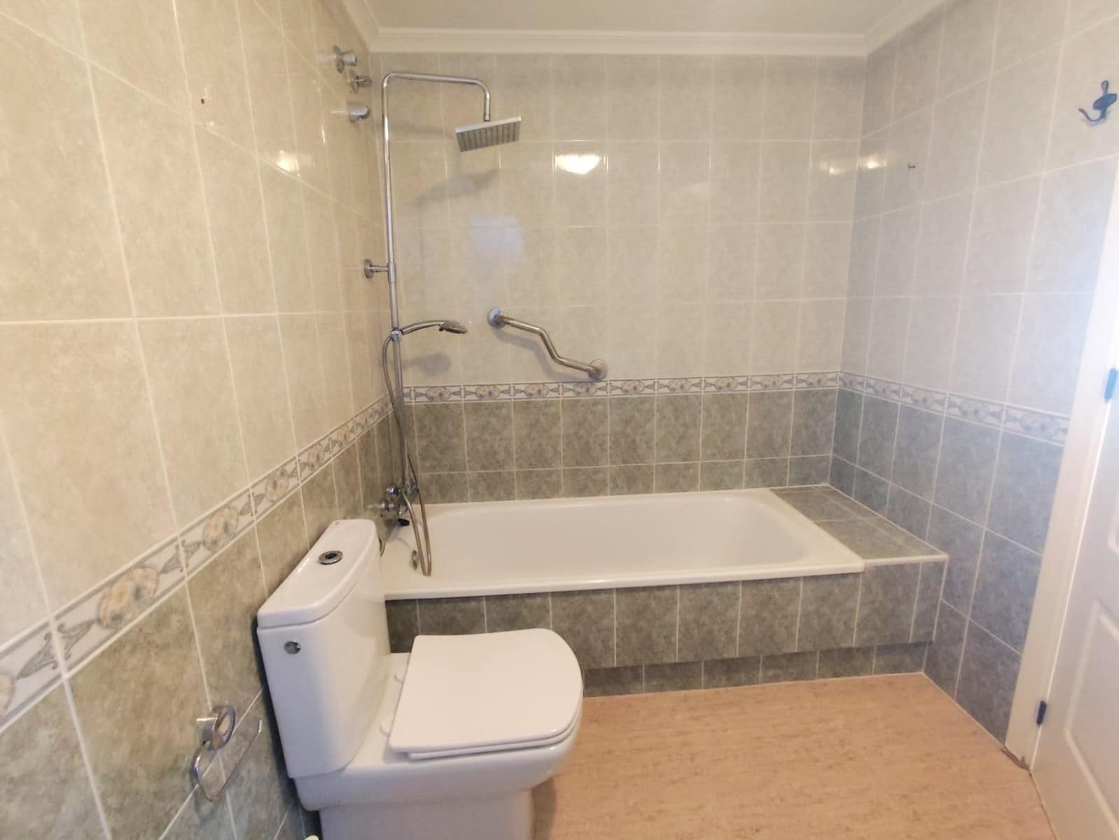 Apartamento de 2 habitaciones en Torrevieja en venta - 138.000 € (Ref: 9637353)