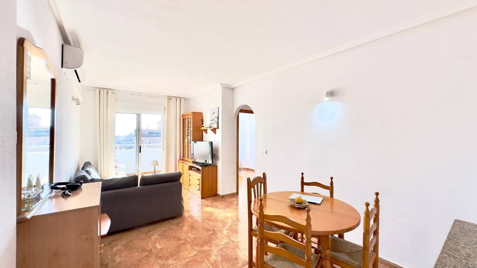 2 slaapkamer Appartement te koop in Torrevieja met zwembad - € 132.900 (Ref: 9637357)