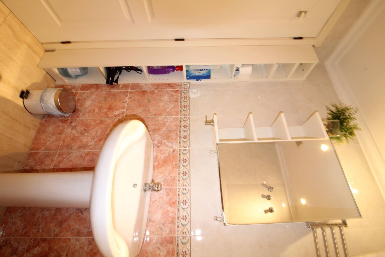 Apartamento de 2 habitaciones en Torrevieja en venta con piscina - 135.200 € (Ref: 9637364)