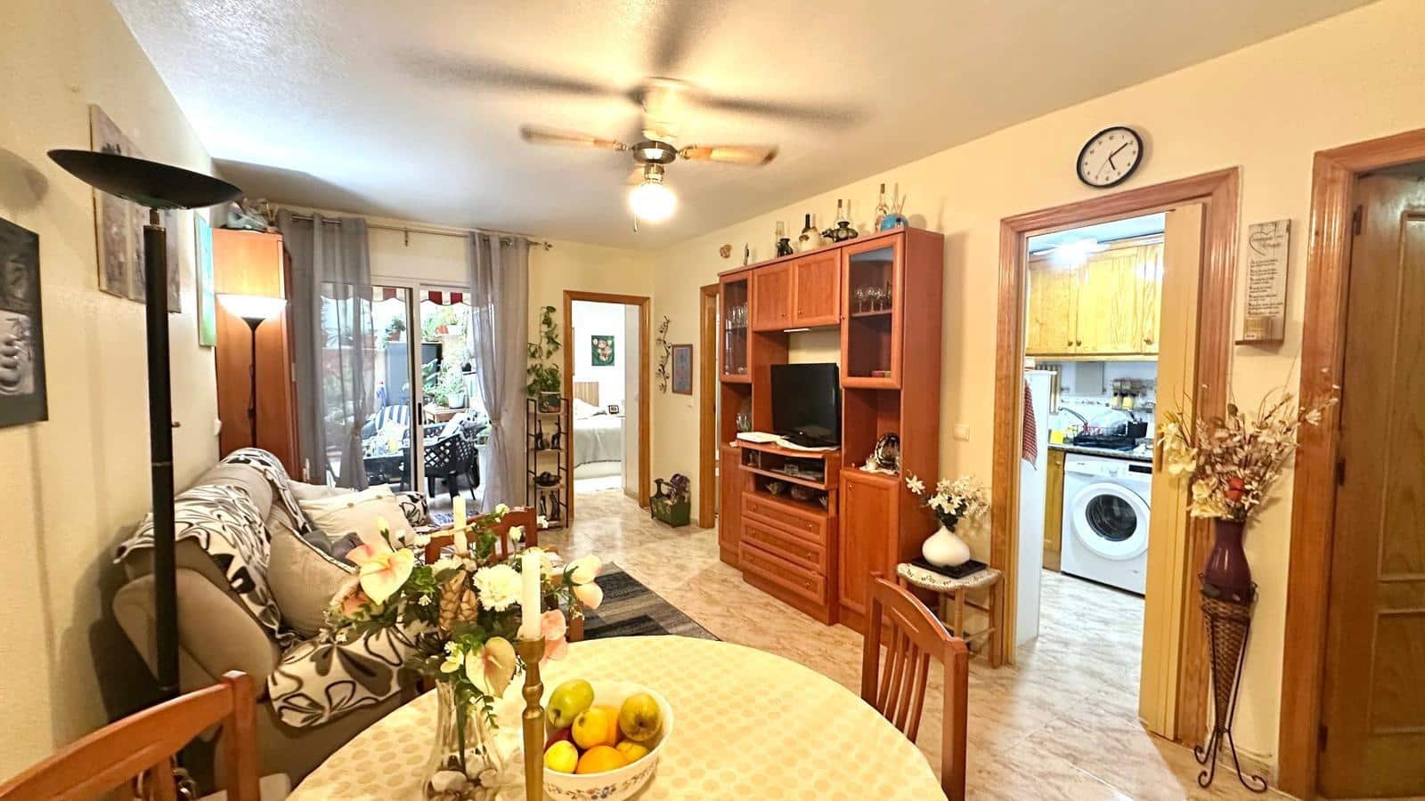 2 bedroom Apartment for sale in Torrevieja - € 133,000 (Ref: 9637385)