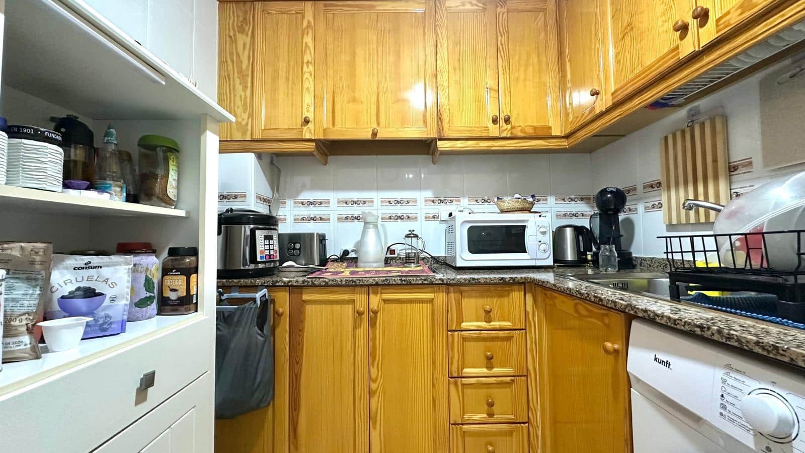 2 bedroom Apartment for sale in Torrevieja - € 133,000 (Ref: 9637385)