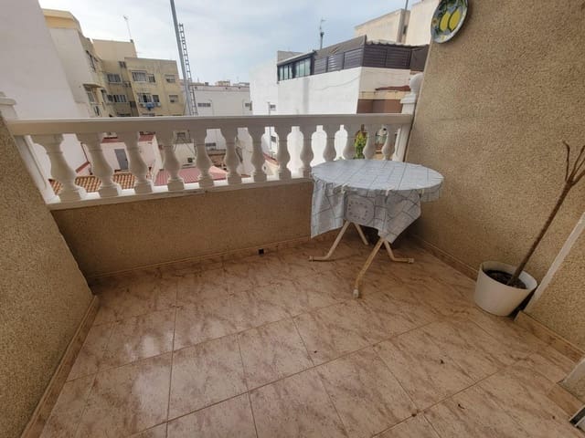 2 makuuhuone Huoneisto myytävänä paikassa Las Piscinas Naturales, Torrevieja mukana uima-altaan - 144 228 € (Ref: 9637391)