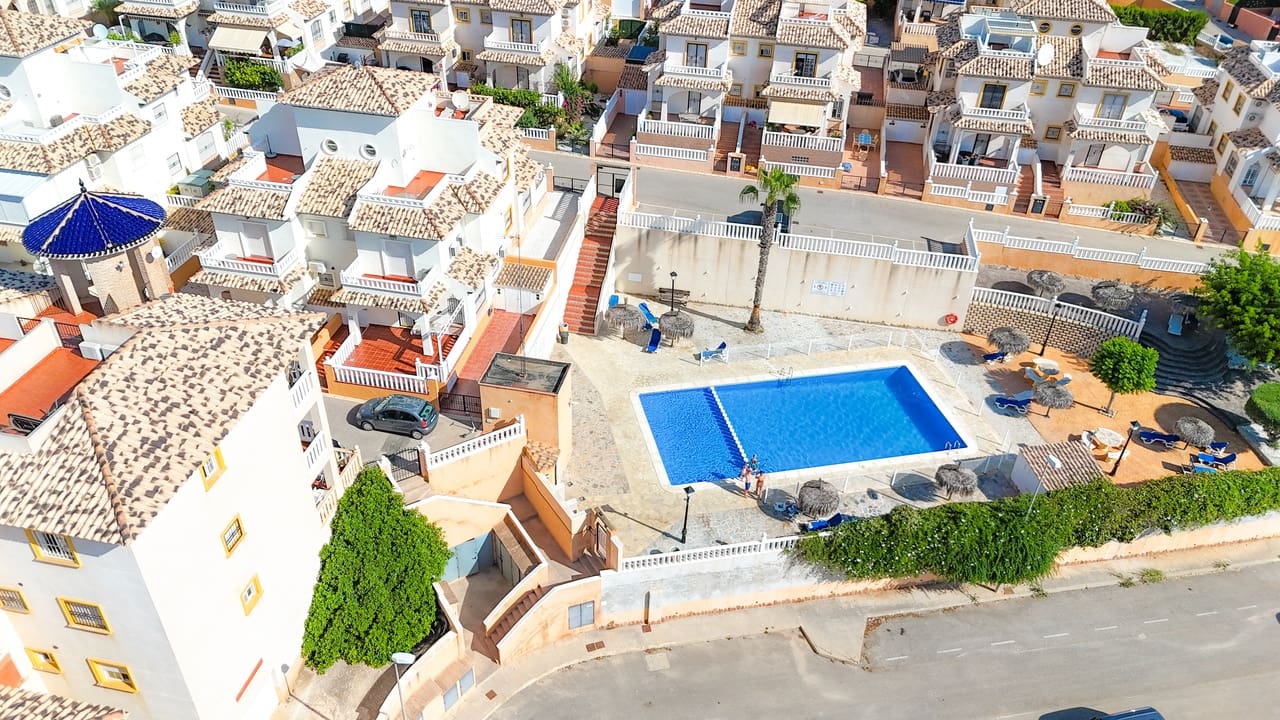 2 soveværelse Lejlighed til salg i Cabo Roig med garage - € 135.000 (Ref: 9637394)