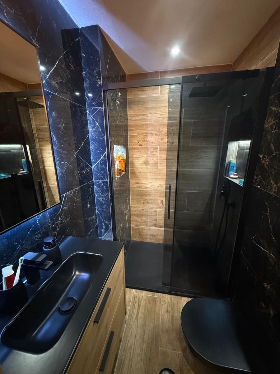 1 soveværelse Lejlighed til salg i Torrevieja med swimmingpool - € 129.000 (Ref: 9637404)