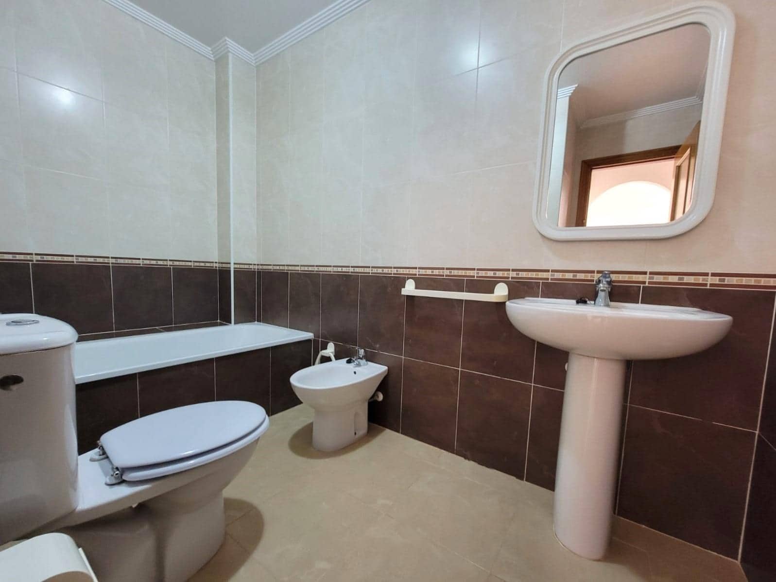 1 soveværelse Lejlighed til salg i Torrevieja med swimmingpool - € 138.000 (Ref: 9637409)