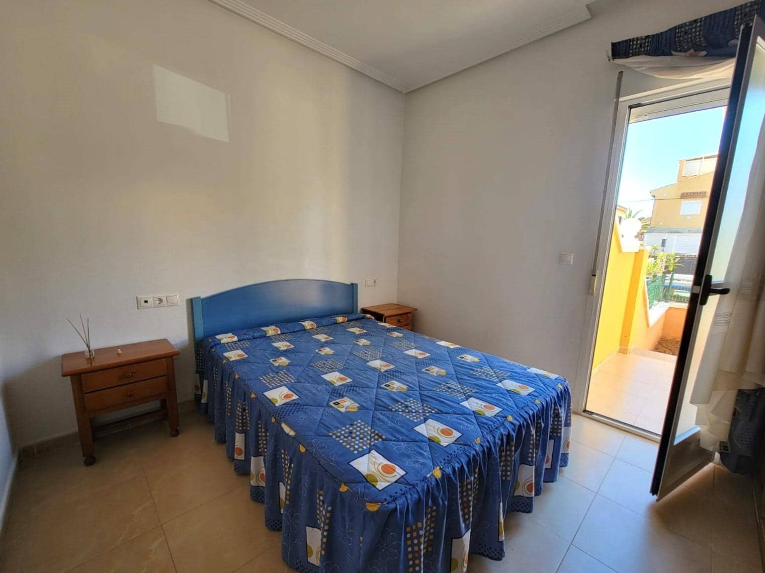 1 soveværelse Lejlighed til salg i Torrevieja med swimmingpool - € 138.000 (Ref: 9637409)