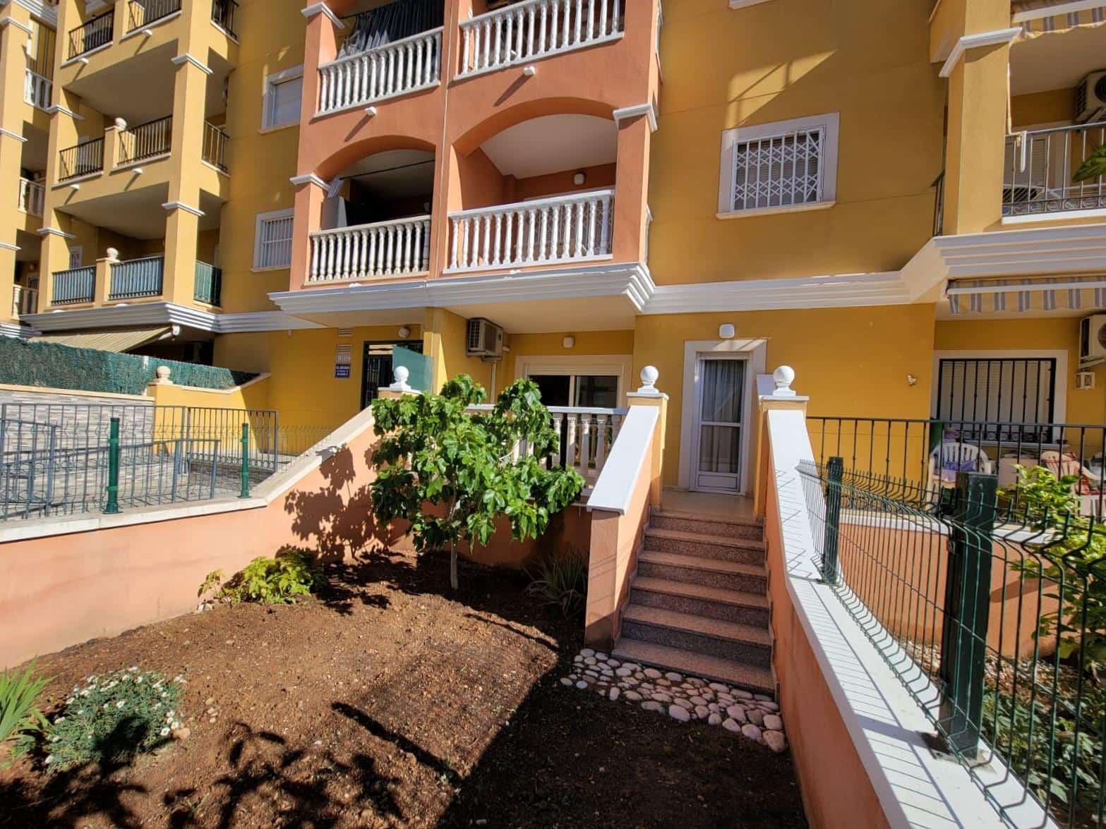 1 soveværelse Lejlighed til salg i Torrevieja med swimmingpool - € 138.000 (Ref: 9637409)