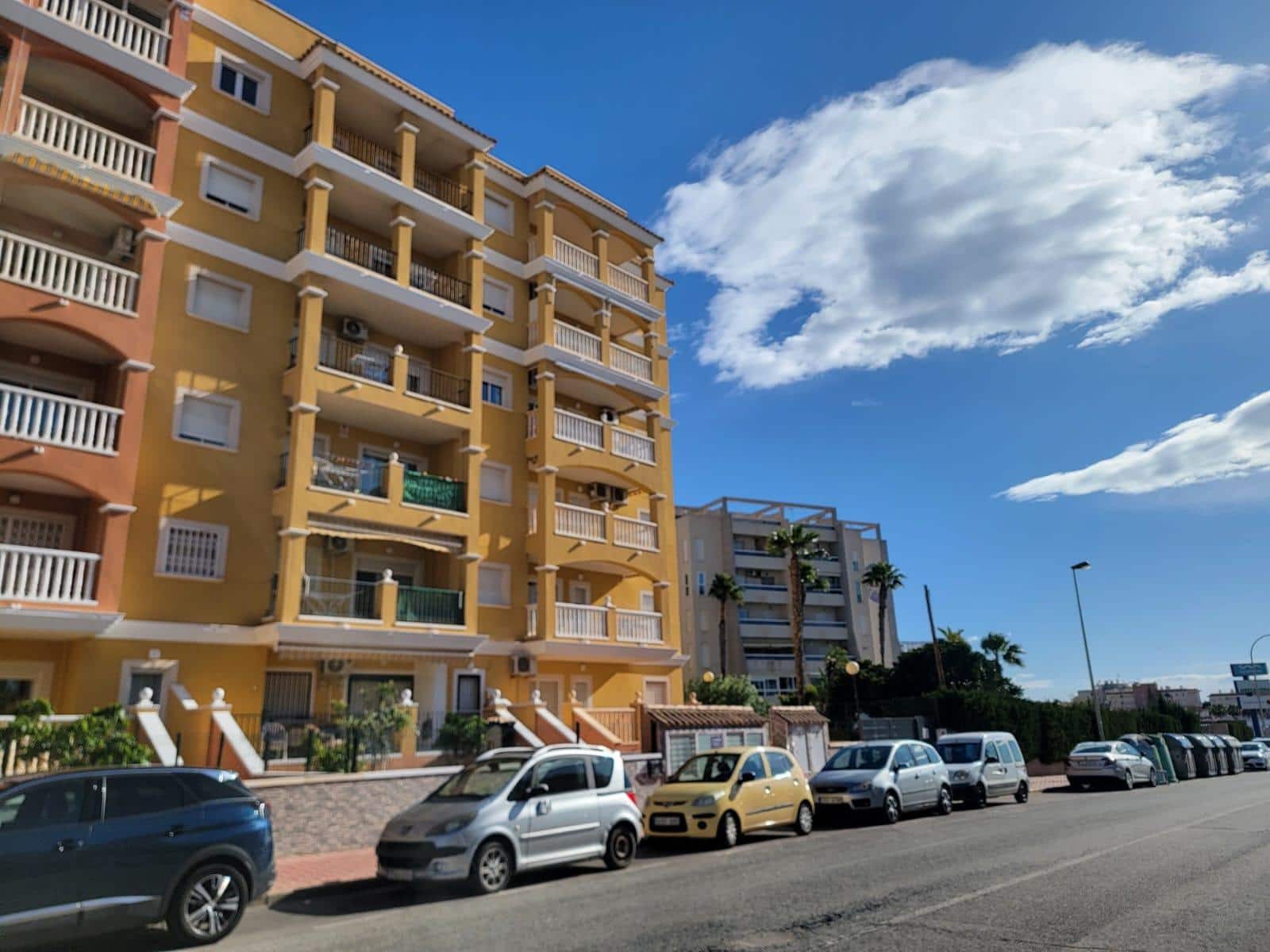 1 soveværelse Lejlighed til salg i Torrevieja med swimmingpool - € 138.000 (Ref: 9637409)