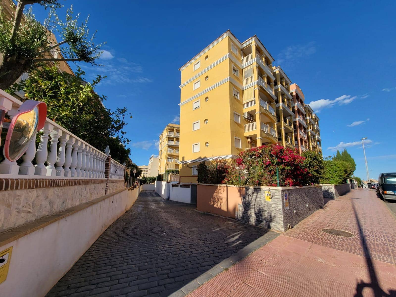 1 soveværelse Lejlighed til salg i Torrevieja med swimmingpool - € 138.000 (Ref: 9637409)