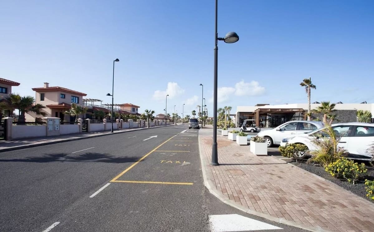 3 sovrum Radhus till salu i Lajares med pool - 245 000 € (Ref: 9637412)