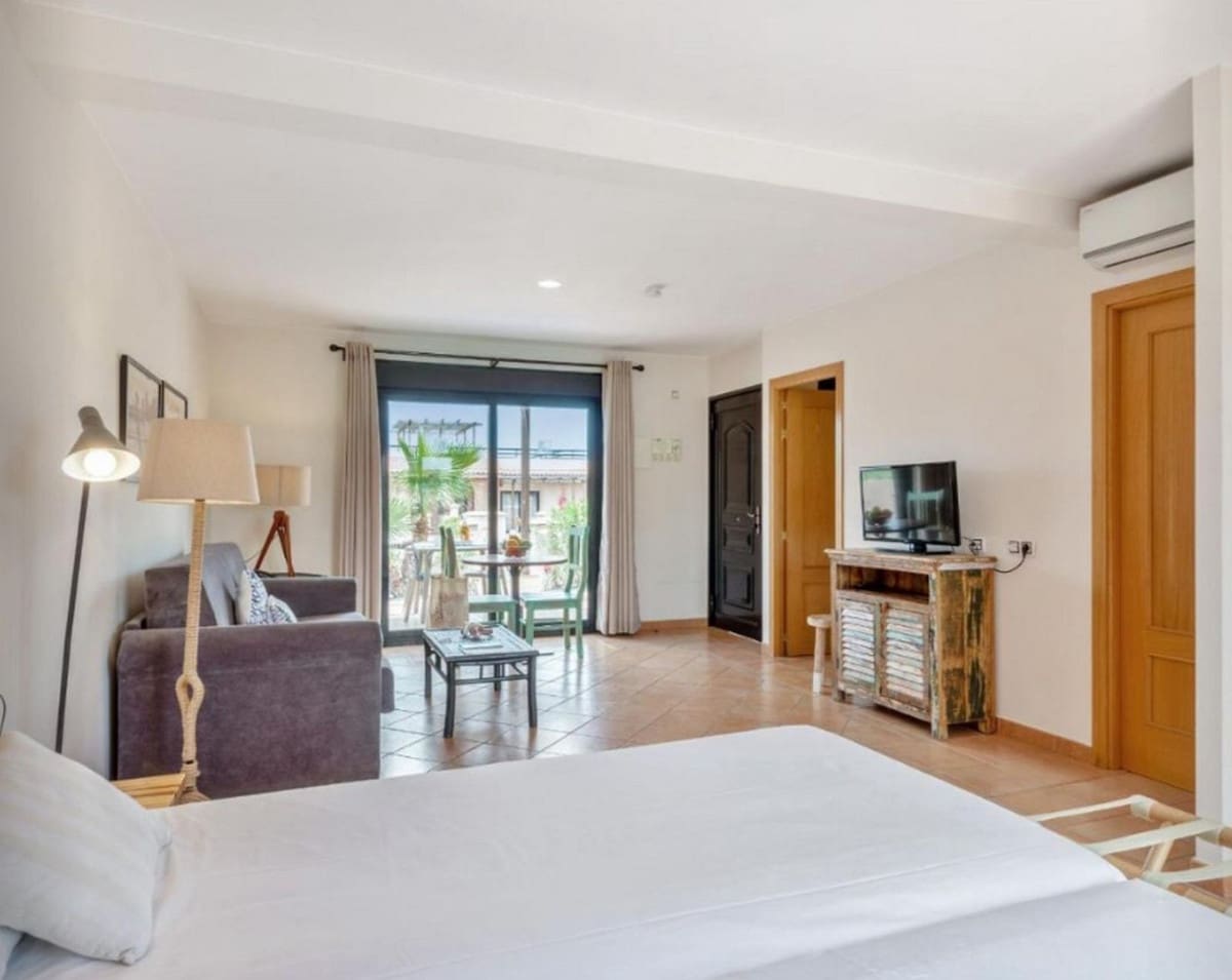 3 sovrum Radhus till salu i Lajares med pool - 245 000 € (Ref: 9637412)