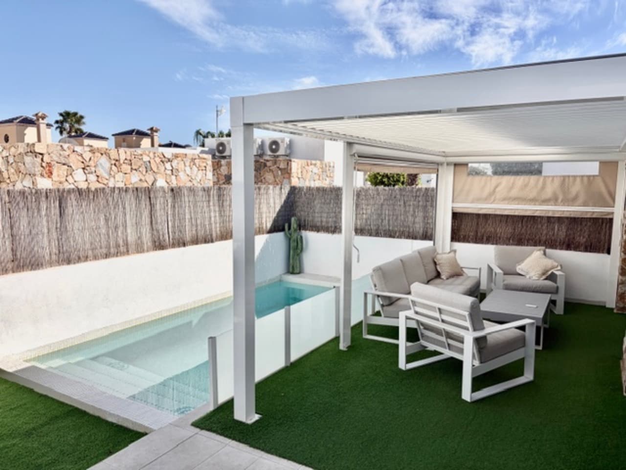 3 soverom Villa til salgs i Cabo Roig med garasje - € 359 000 (Ref: 9639331)