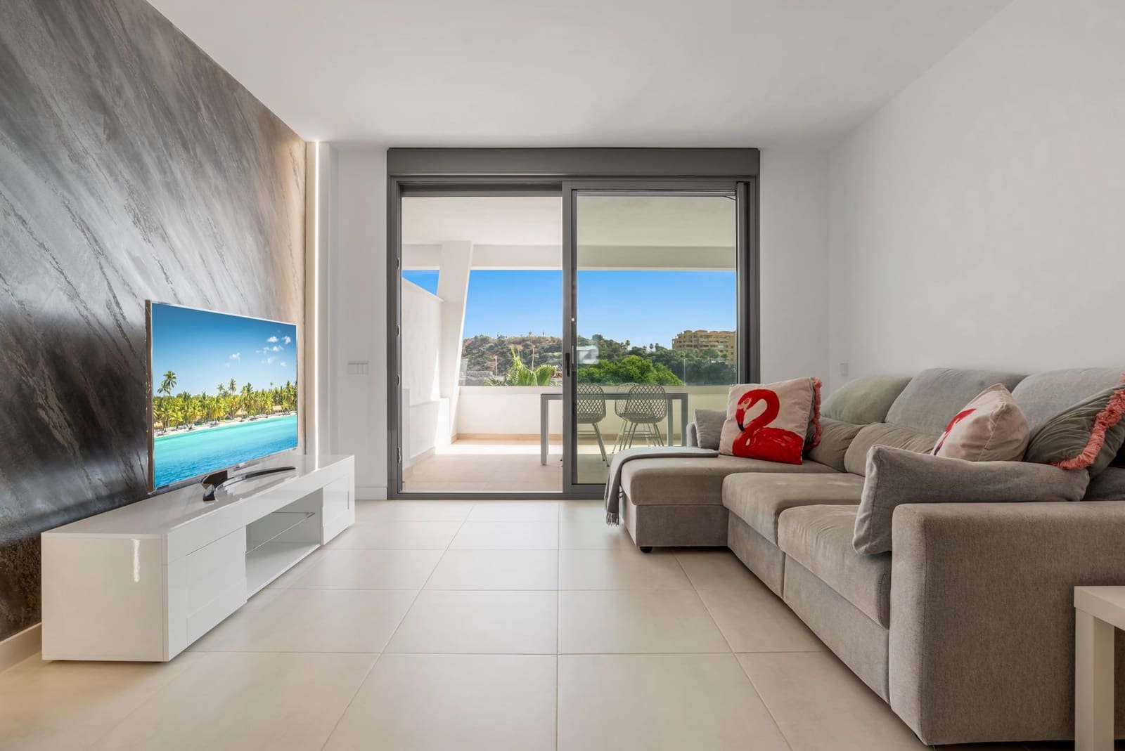 Ático de 2 habitaciones en New Golden Mile en venta con piscina - 495.000 € (Ref: 9639335)