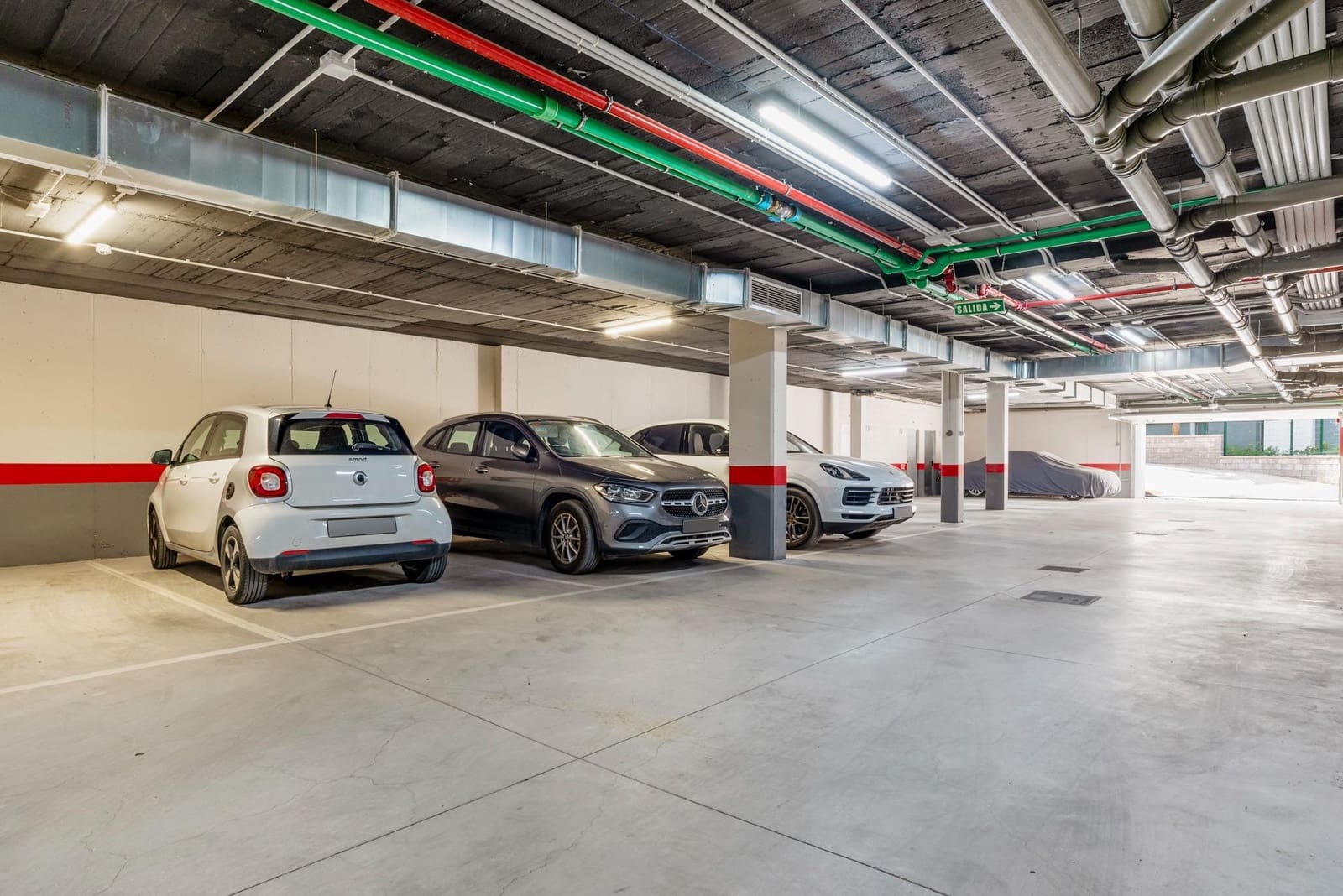 Ático de 2 habitaciones en New Golden Mile en venta con piscina - 495.000 € (Ref: 9639335)