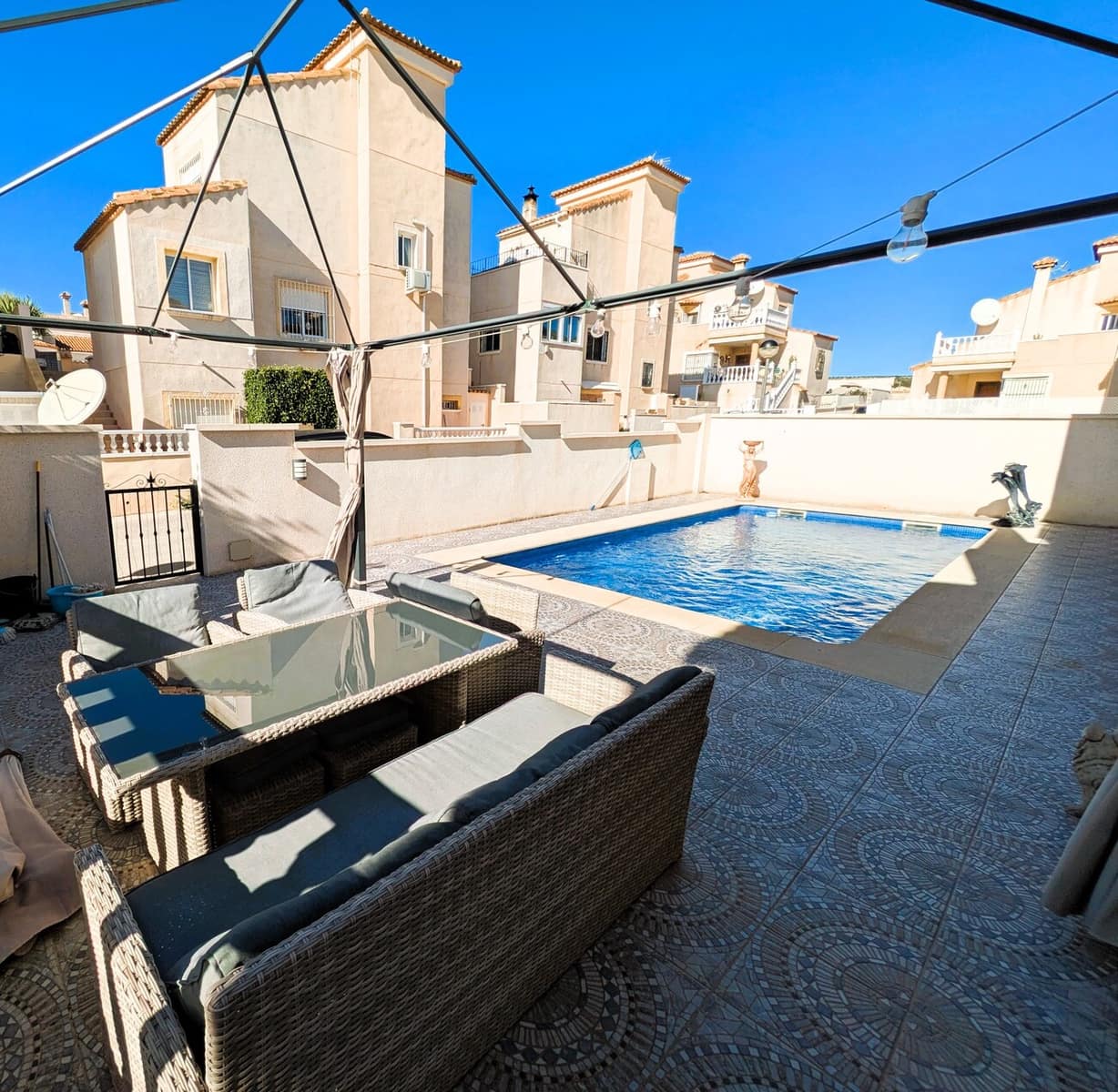 3 Zimmer Villa zu verkaufen in San Miguel de Salinas mit Pool - 240.000 € (Ref: 9644615)