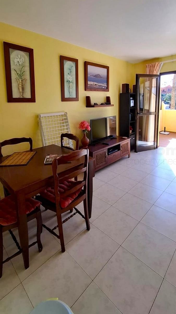 1 sovrum Lägenhet till salu i Corralejo med pool - 195 000 € (Ref: 9647956)