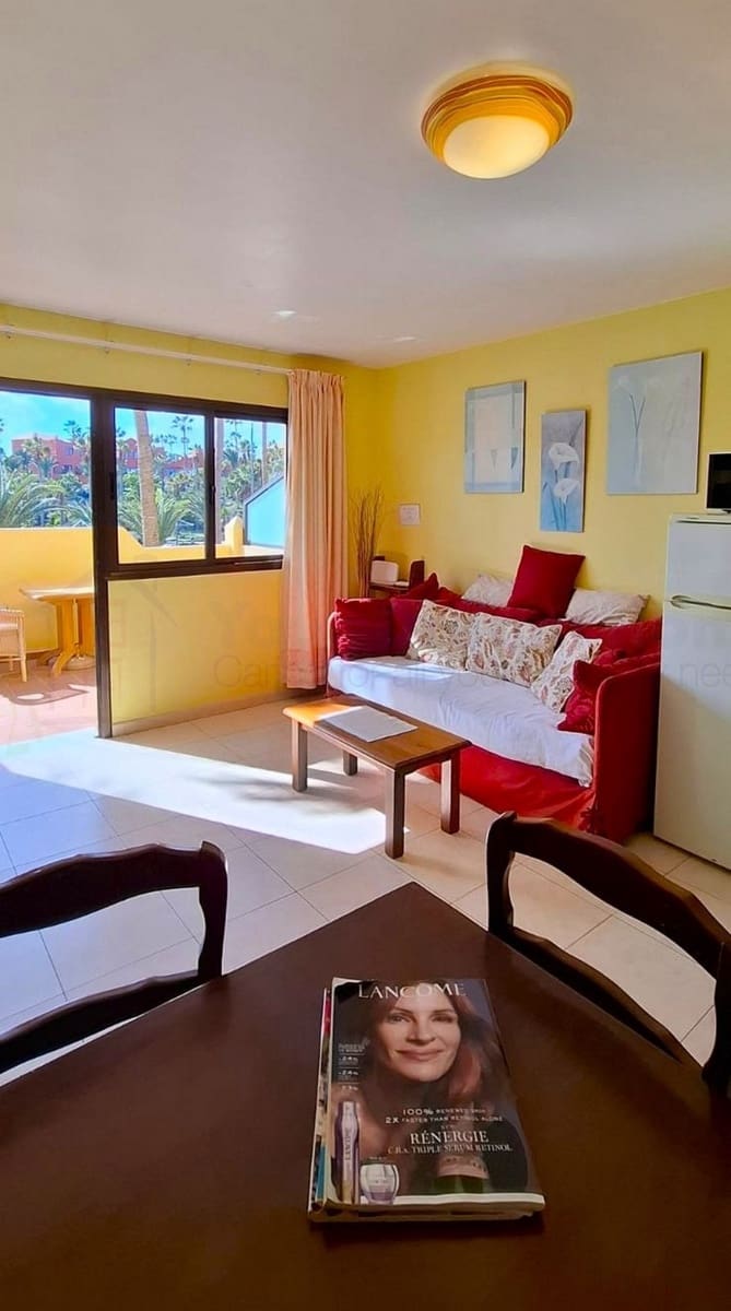 1 sovrum Lägenhet till salu i Corralejo med pool - 195 000 € (Ref: 9647956)