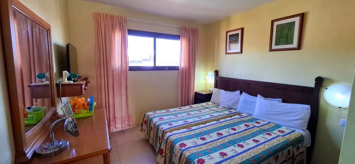 1 sovrum Lägenhet till salu i Corralejo med pool - 195 000 € (Ref: 9647956)