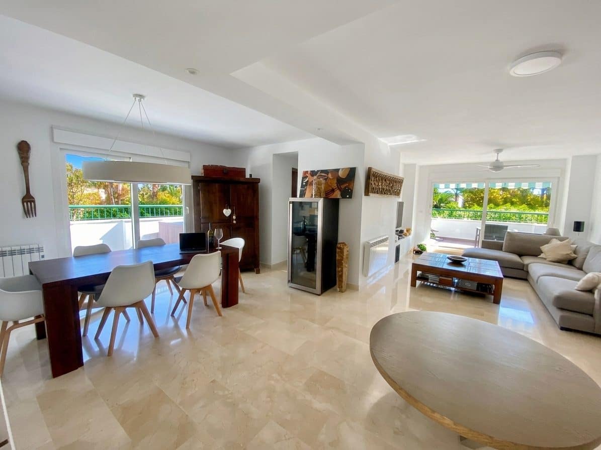 5 bedroom Apartment for sale in Guadalmina with pool - € 750,000 (Ref: 9647958)