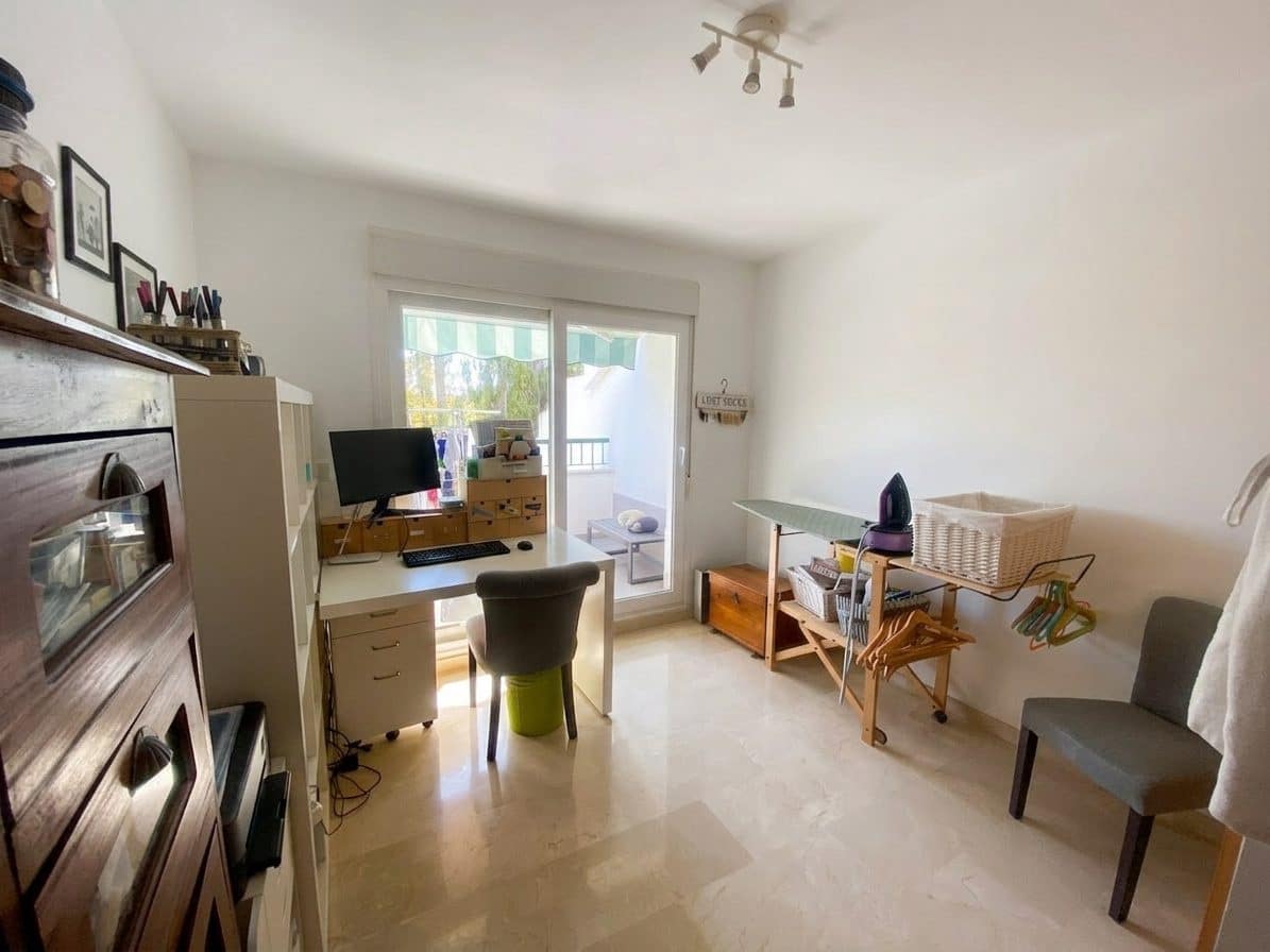 5 bedroom Apartment for sale in Guadalmina with pool - € 750,000 (Ref: 9647958)
