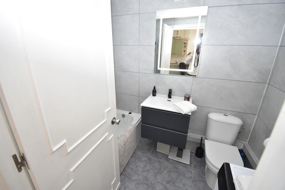 1 slaapkamer Appartement te koop in Fuengirola - € 220.000 (Ref: 9647959)