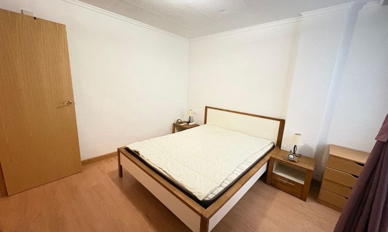 3 makuuhuone Huoneisto myytävänä paikassa Torrevieja mukana 
autotalli - 165 000 € (Ref: 9647966)