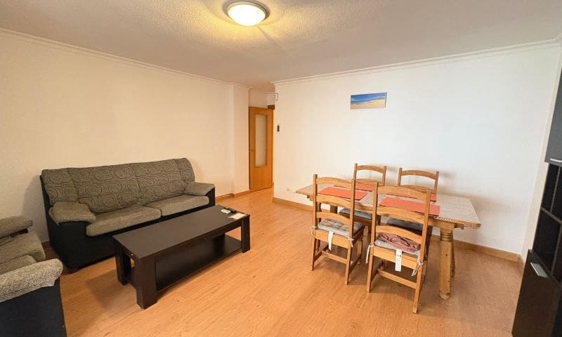 3 makuuhuone Huoneisto myytävänä paikassa Torrevieja mukana 
autotalli - 165 000 € (Ref: 9647966)