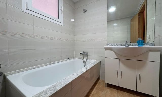 3 chambre Appartement de Plage à vendre à Torrevieja avec garage - 159 995 € (Ref: 9647966)