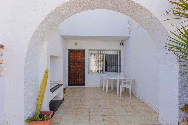 2 soveværelse Byhus til salg i Avenida Habaneras - Curva de Palangre, Torrevieja med swimmingpool - € 150.000 (Ref: 9647973)