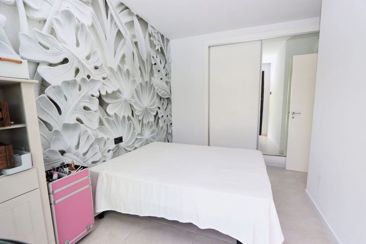 3 Zimmer Villa zu verkaufen in Orihuela Costa mit Pool Garage - 360.000 € (Ref: 9647978)