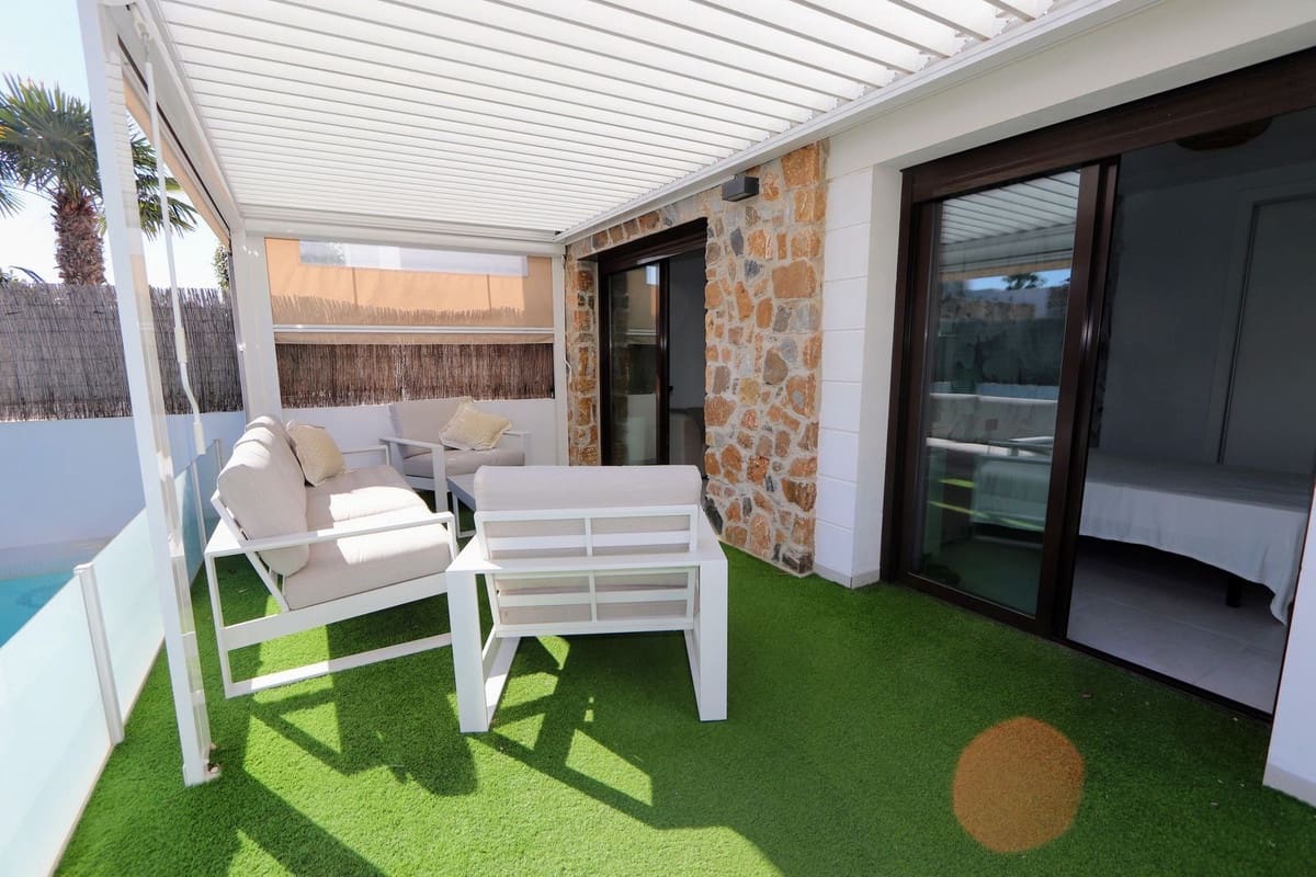 3 Zimmer Villa zu verkaufen in Orihuela Costa mit Pool Garage - 360.000 € (Ref: 9647978)