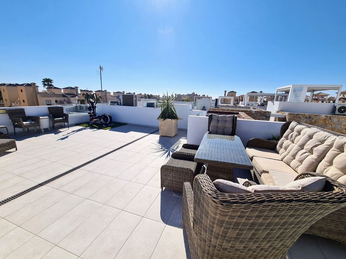 3 Zimmer Villa zu verkaufen in Orihuela Costa mit Pool Garage - 360.000 € (Ref: 9647978)