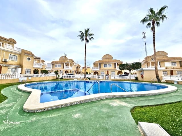 3 soverom Hus til salgs i Cabo Roig, Orihuela med garasje - € 220 000 (Ref: 9651781)