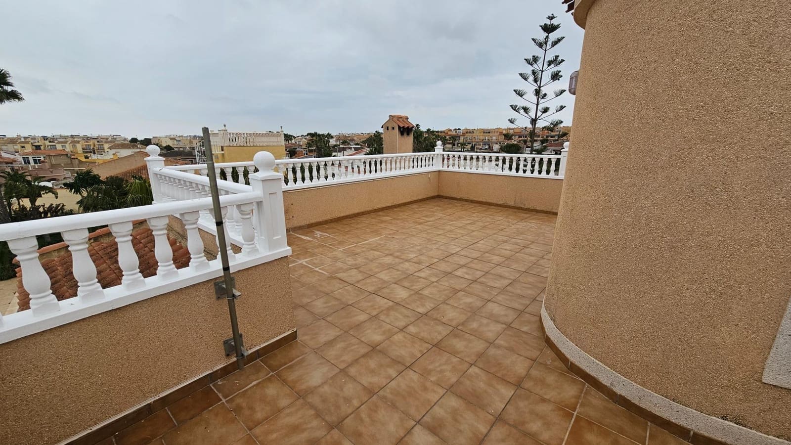 3 bedroom Villa for sale in Torrevieja - € 390,000 (Ref: 9651782)