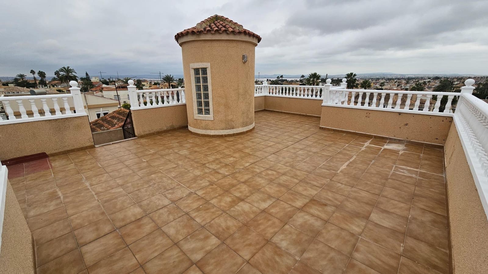 3 bedroom Villa for sale in Torrevieja - € 390,000 (Ref: 9651782)